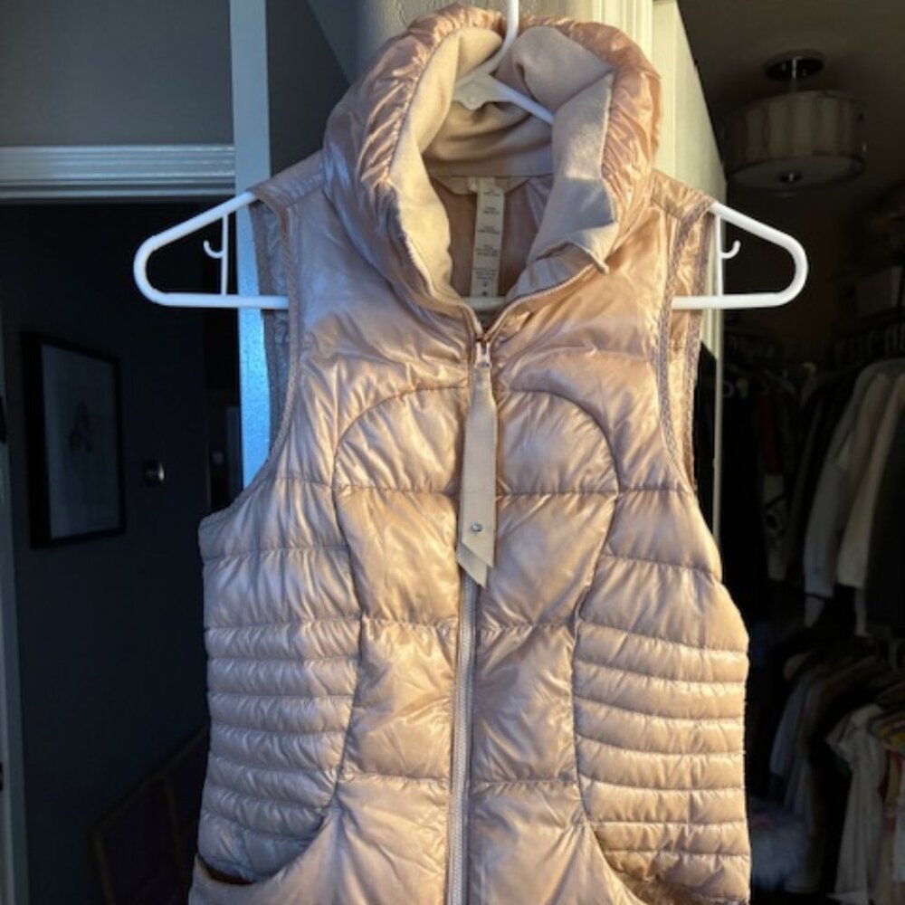 Lululemon Rose Gold (light pink) (gold) Fluffin Puffer Vest, Size 2